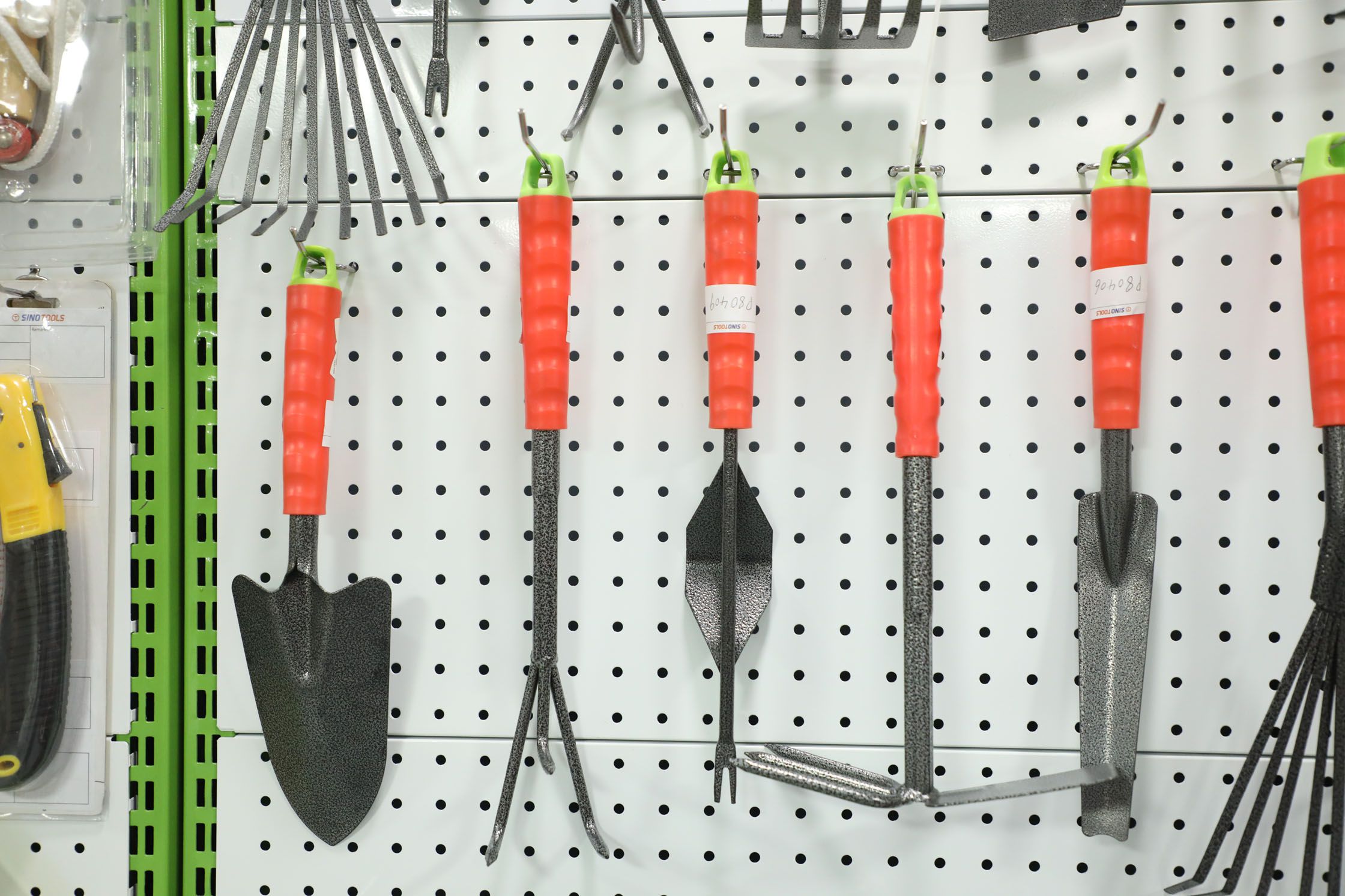 How to Care and Maintain Garden Tools - Gardepot